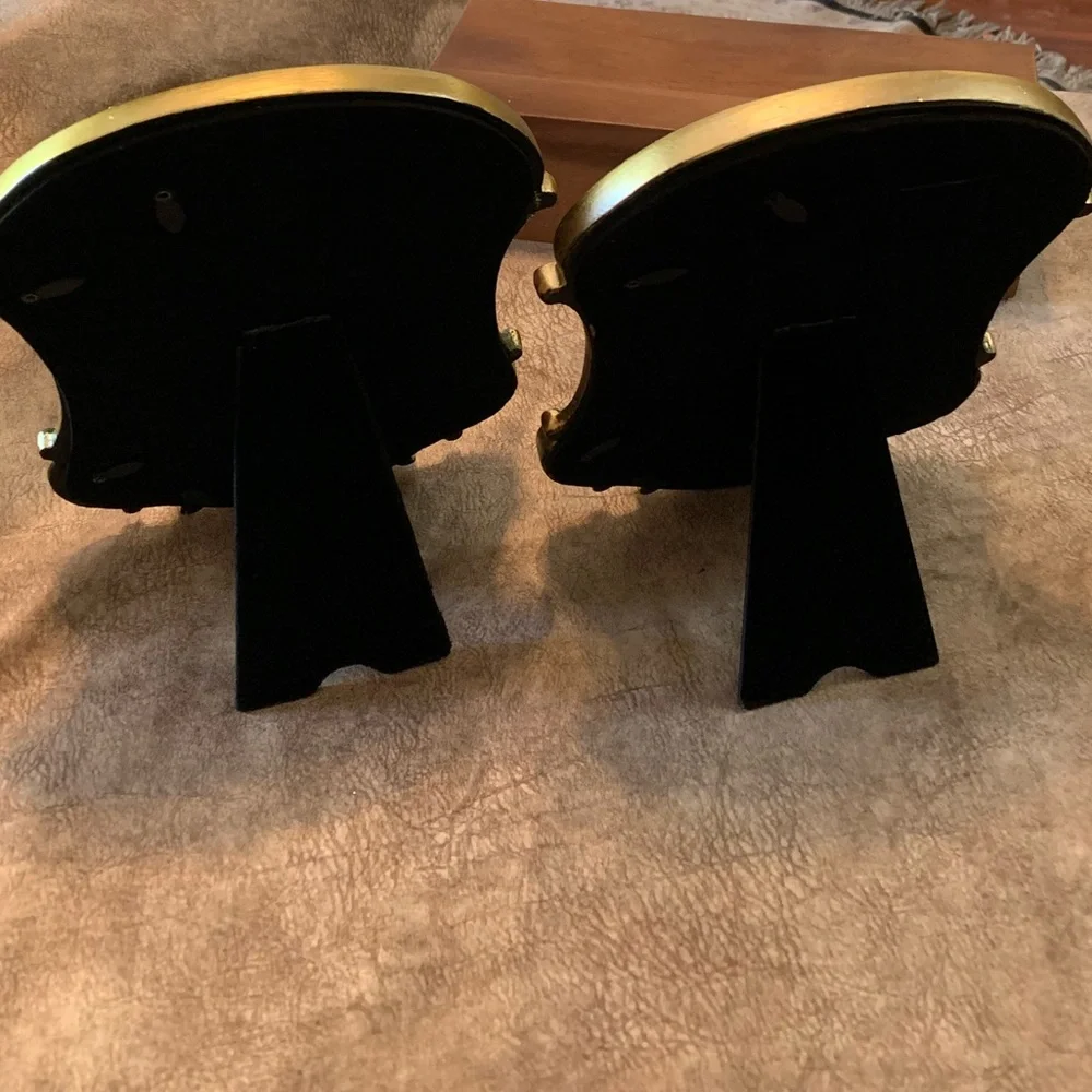 2 Picture Frames